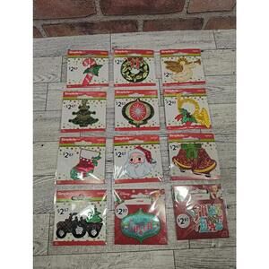 2016 Simplicity Iron-On Appliques Set Of 12 Christmas Themed (2 Disney Included)